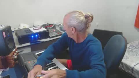 carlos online show from 06/02/26, 09:39