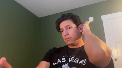 Snapshot of carlosjosecb1 chatting on 10/28/25, 03:04 carlos online show from 10/28/25, 03:04