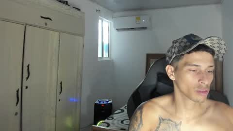 carlossmi01 online show from 07/31/26, 07:35