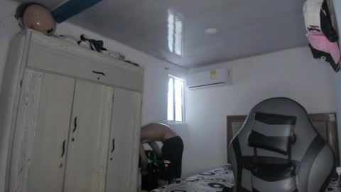 carlossmi01 online show from 08/01/26, 05:45