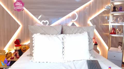 Snapshot of carlotta_ricci chatting on 11/01/25, 05:37 Carla Carla I am sensual goddes and i was born for loveworshipping and enjoyment. online show from 11/01/25, 05:37