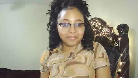 Snapshot of carmellovekisses chatting on 12/02/25, 09:43 CARAMEL xoxo online show from 12/02/25, 09:43