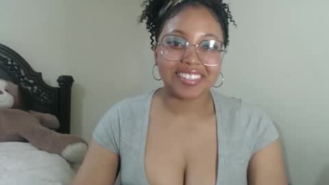 Snapshot of carmellovekisses chatting on 03/30/26, 05:52 CARAMEL xoxo online show from 03/30/26, 05:52