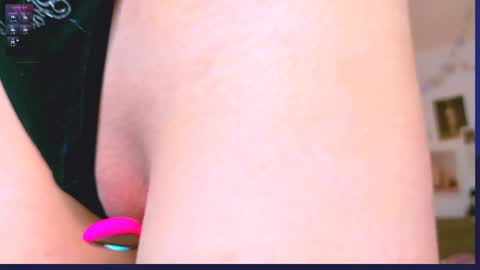Snapshot of carmen__crybaby chatting on 05/23/26, 09:08 carmen__crybaby online show from 05/23/26, 09:08