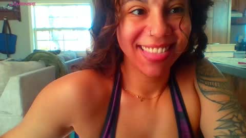 Carmen online show from 12/19/25, 04:03