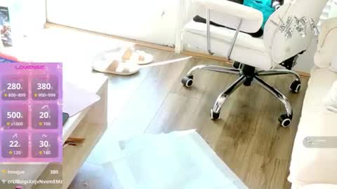 Snapshot of carmencash_ chatting on 06/24/26, 06:18 Carmen Cash online show from 06/24/26, 06:18