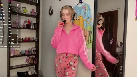 Elina online show from 06/08/26, 09:04
