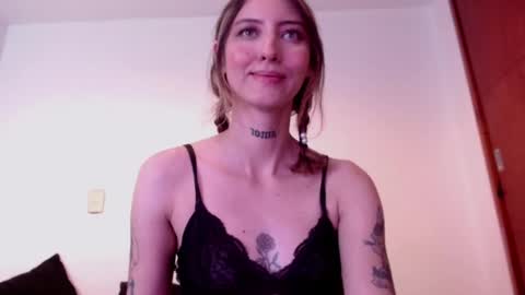 carmennrusso online show from 02/15/25, 02:37
