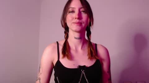 carmennrusso online show from 10/12/25, 10:31