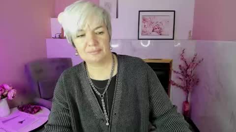 Carmen online show from 09/26/25, 08:57