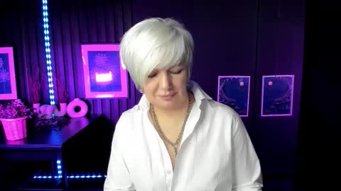 Carmen online show from 12/01/25, 10:04