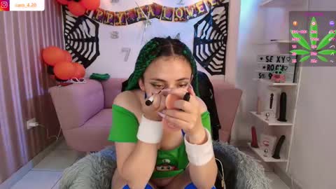 Snapshot of caro_fisher chatting on 10/31/25, 12:50 Caro Fisher online show from 10/31/25, 12:50