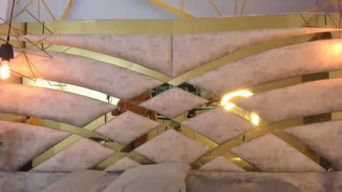 Snapshot of caro_giraldo_ chatting on 10/29/25, 11:23 caro_giraldo_ online show from 10/29/25, 11:23