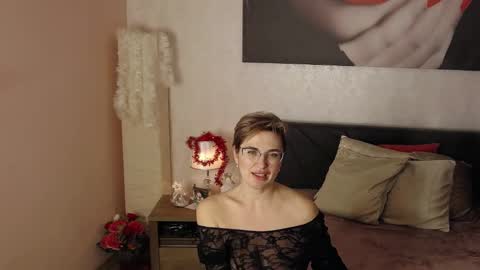 CaroJhones online show from 12/30/24, 03:13