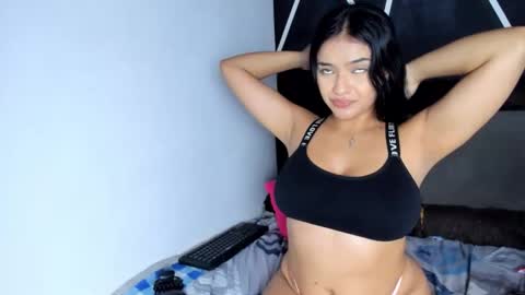 Snapshot of carol100597 chatting on 05/27/26, 02:52 karol online show from 05/27/26, 02:52