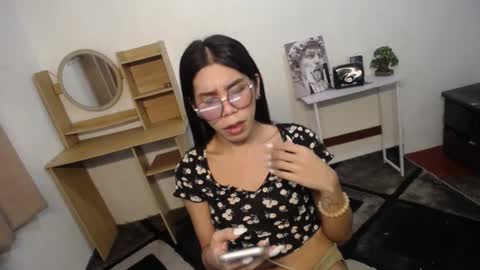 Snapshot of carol_linaxxx chatting on 12/22/24, 11:22 Carolina online show from 12/22/24, 11:22