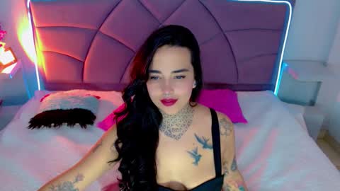 Snapshot of carolaine01 chatting on 10/16/25, 08:32 Carolaine01 online show from 10/16/25, 08:32