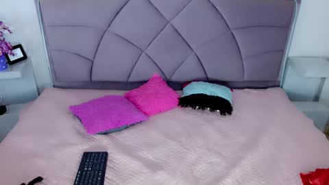 Carolaine01 online show from 10/29/25, 08:32