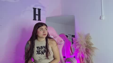 Snapshot of carolay759687 chatting on 09/18/25, 03:08 carolay759687 online show from 09/18/25, 03:08