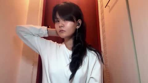 Kim online show from 11/08/25, 01:11