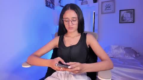 Caroline online show from 02/10/25, 07:07