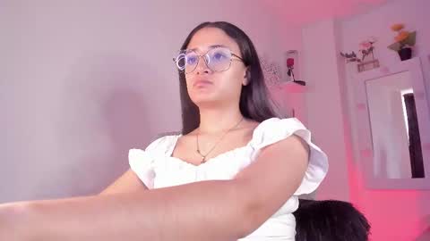 Snapshot of caroliine__ chatting on 09/15/25, 05:35 Caroline online show from 09/15/25, 05:35