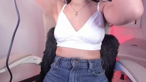 Snapshot of caroliine__ chatting on 10/05/25, 06:28 Caroline online show from 10/05/25, 06:28