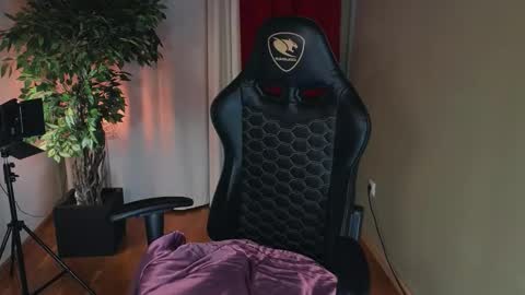 Mira online show from 09/16/25, 05:19