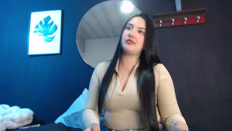 Carolina  online show from 09/17/25, 11:23