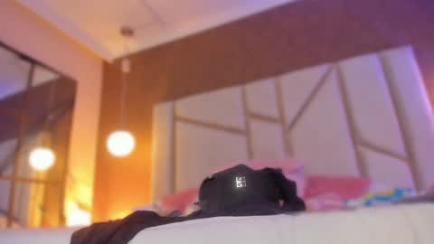 carolinaa_suarez online show from 10/27/25, 11:47