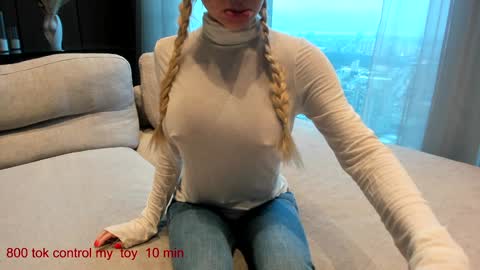 Lina.I will online 1 December   online show from 12/29/24, 07:28