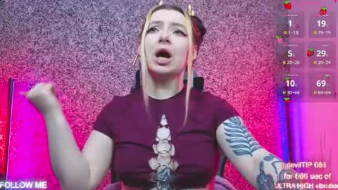 Snapshot of carolinareaperr chatting on 10/16/25, 12:06 Ask me better xx online show from 10/16/25, 12:06