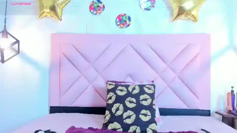 caroline daring online show from 06/22/26, 12:24