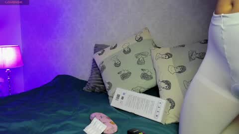 Snapshot of caroline_dh chatting on 03/06/25, 11:36 Caroline online show from 03/06/25, 11:36