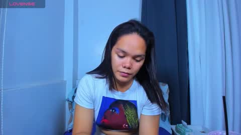 Snapshot of caroline_east chatting on 10/28/25, 05:59 caroline_east online show from 10/28/25, 05:59