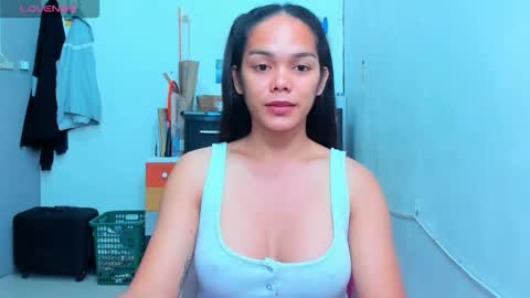 caroline_east online show from 02/28/26, 06:36