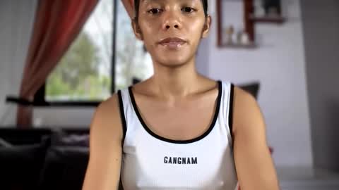 caroline_east online show from 05/15/26, 11:56