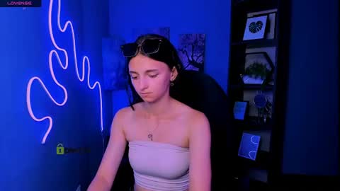 Caroline online show from 06/23/26, 08:18