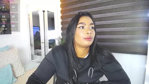 C A R O L I N E online show from 02/04/25, 12:22