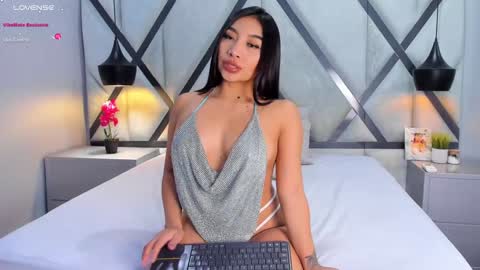Caroline online show from 12/13/24, 12:17