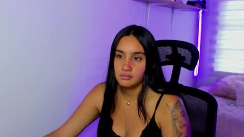 caroline_rodriguez_9 online show from 12/21/25, 06:59