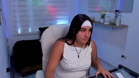 caroline_rodriguez_9 online show from 02/27/26, 07:47