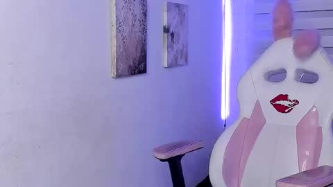 caroline_rodriguez_9 online show from 06/11/26, 12:32