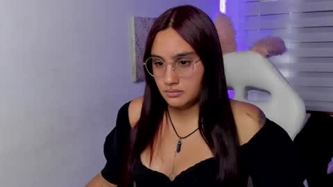 caroline_rodriguez_9 online show from 06/12/26, 07:13