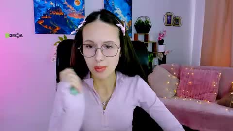 Snapshot of caroline_rosee_ chatting on 07/16/26, 08:42 Caroline online show from 07/16/26, 08:42