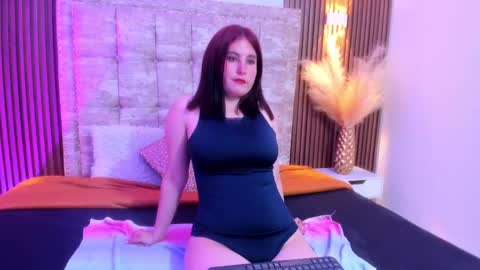 Caroline online show from 09/23/25, 07:39