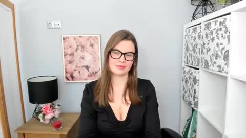 Snapshot of carolineamore chatting on 02/04/25, 03:26 CarolineAmore online show from 02/04/25, 03:26