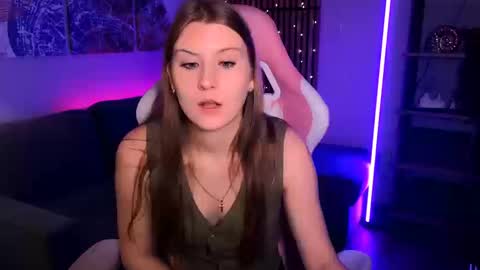 Snapshot of carolinedesire chatting on 03/14/26, 07:58 Caroline online show from 03/14/26, 07:58
