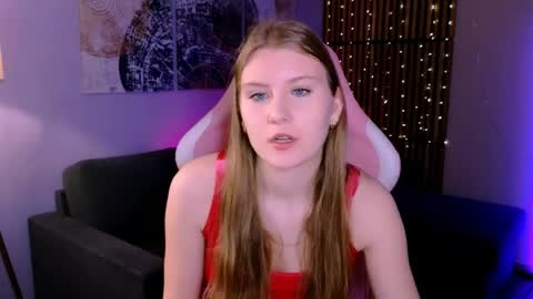 Snapshot of carolinedesire chatting on 03/18/26, 07:44 Caroline online show from 03/18/26, 07:44
