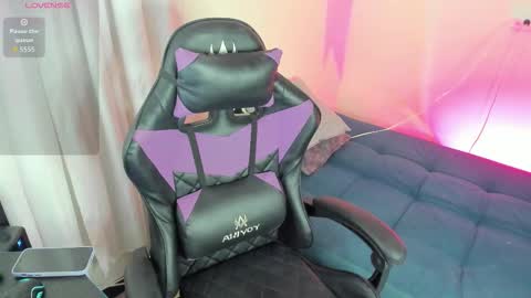 Snapshot of carolineegarcia chatting on 09/19/25, 06:59 CarolineeGarcia online show from 09/19/25, 06:59